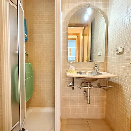 Center Ii - Eaw Homes Apartment